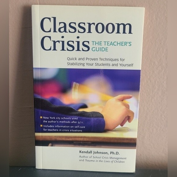 Classroom Crisis The teachers guide book * - Picture 1 of 2
